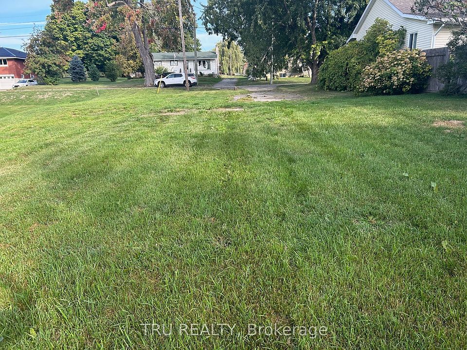 2nd image of 9 Wellington St W