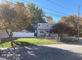 207 Mowry St, Woonsocket, RI 02895