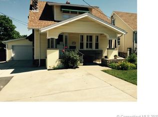 35 Riverview Ave, Groton, CT 06340