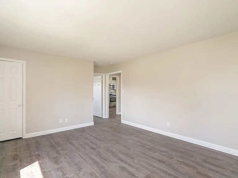 4412 High School Rd #2 — Photo 5
