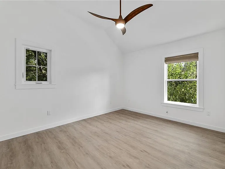7505 Grover Ave #GARAGE B — Photo 16