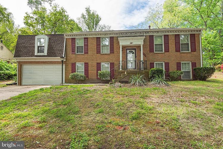 1st image of 8425 Thornberry Dr W