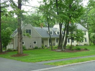 16 Hawthorn Rd, Amherst, MA 01002