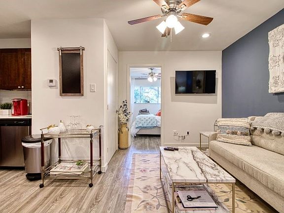 3rd image of 3914 Bowser Ave #202