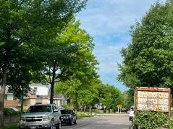 Exterior Neighborhood (street photo)