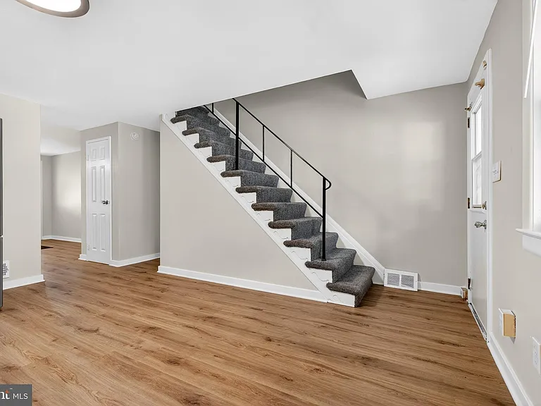 7860 Saint Claire Ln — Photo 15