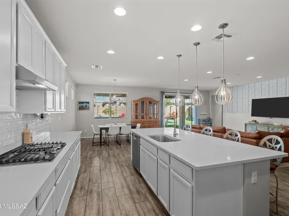2284 W Alamo Spring Loop, Oro Valley, AZ 85742