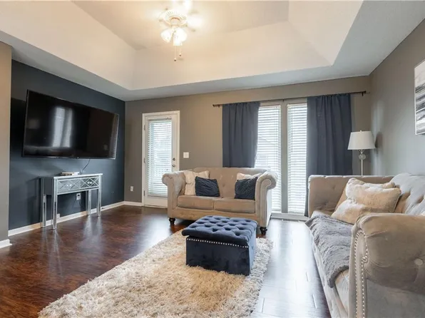 12480 Charlotte St, Kansas City, MO 64146