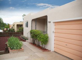 904 Douglas Macarthur Rd NW, Albuquerque, NM 87107