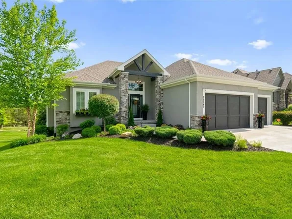 25749 W 96th Ter, Lenexa, KS 66227