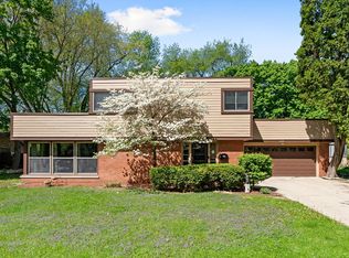 225 S Gladstone Ave, Aurora, IL 60506