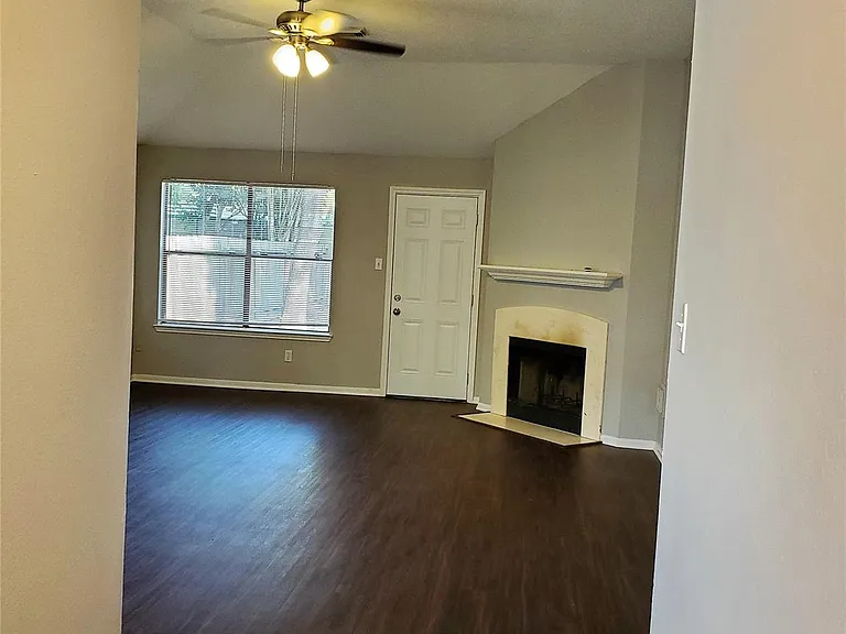 14418 Golden Cypress Ln — Photo 2