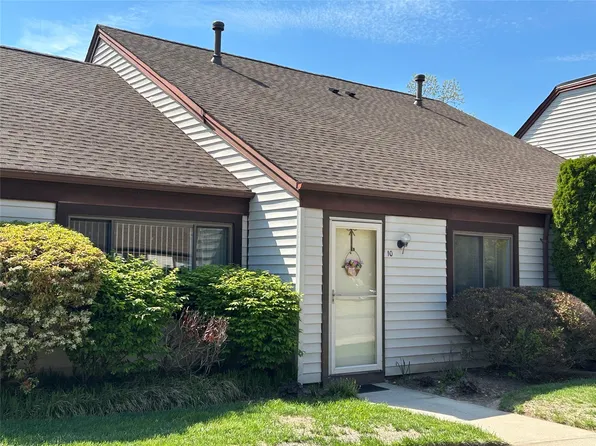 10 Monet Court #10, Middle Island, NY 11953