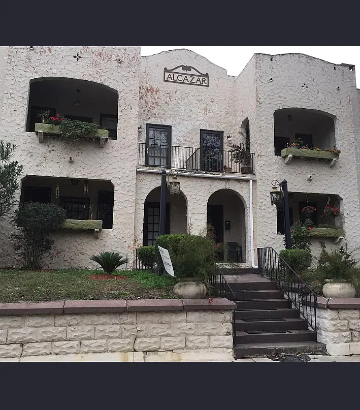 2 bed, 950 sqft, $1,500 — Photo 1