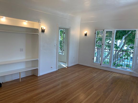 5th image of 802 N Sweetzer Ave APT 202