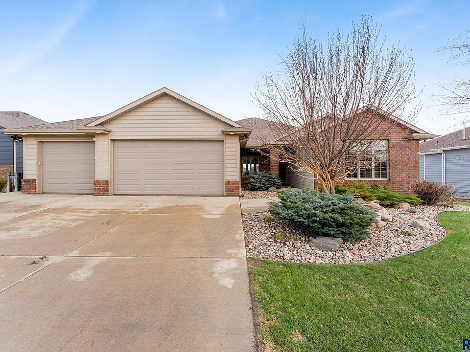 1st image of 8300 S Spice Hill Cir