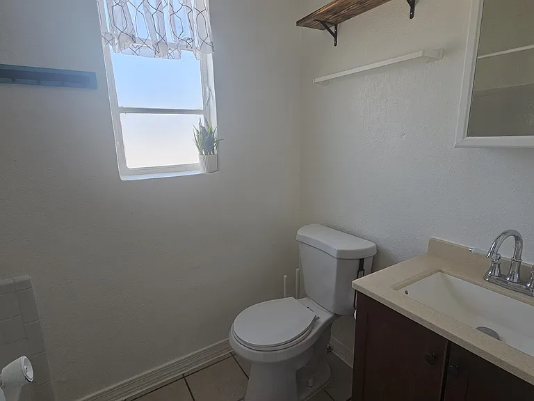 1934 E Adams St #5 — Photo 15