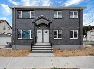 172-50 Brocher Rd #A, Jamaica, NY 11434