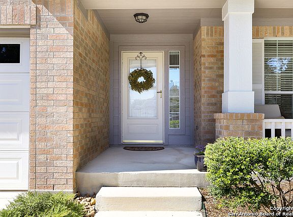 4th image of 527 Ginsberg Dr
