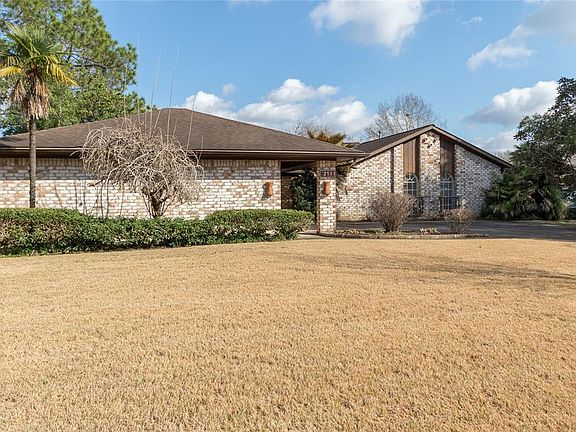 2nd image of 2711 E Pebble Beach Dr