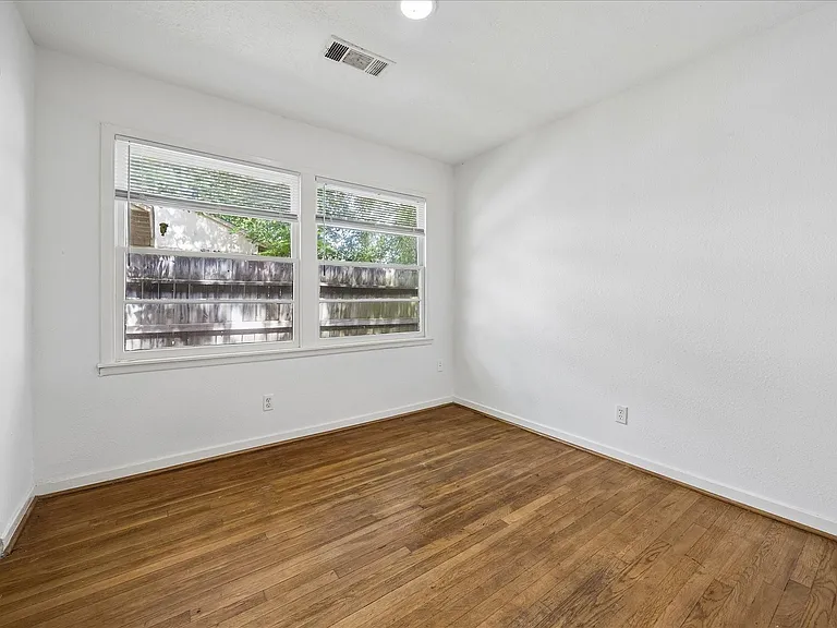 4022 Woodcraft St — Photo 8