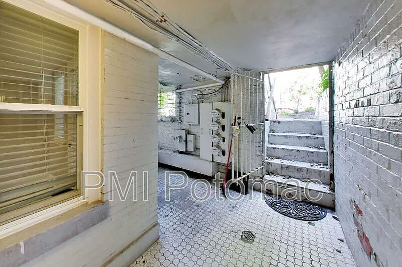 2 bed, 2.0 bath, 1000 sqft, $2,700 — Photo 4