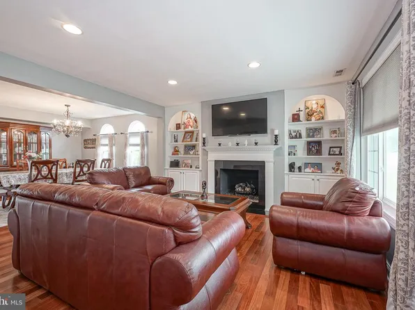 908 N Beecham Rd, Williamstown, NJ 08094