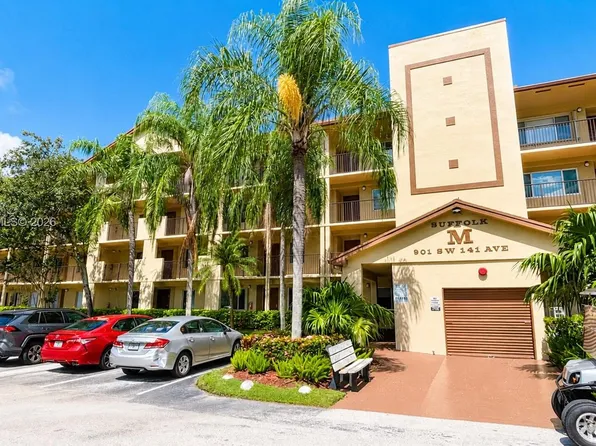 901 SW 141st Ave APT 111M, Pembroke Pines, FL 33027