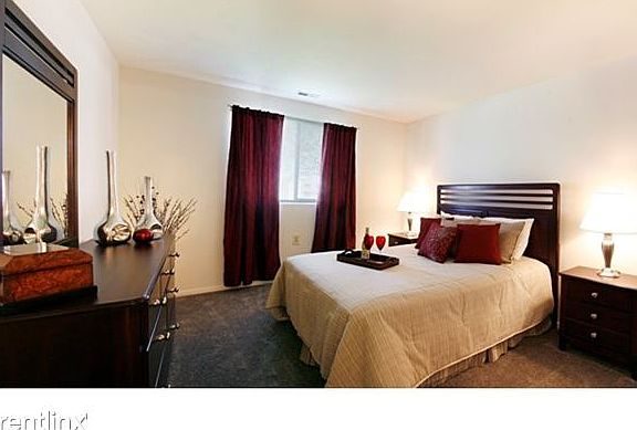 Meadow Creek_master_bedroom