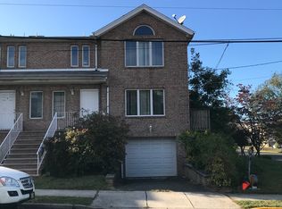 337B 3rd St #B, Palisades Park, NJ 07650