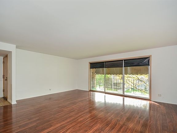 2nd image of 10209 S Komensky Ave APT 2E
