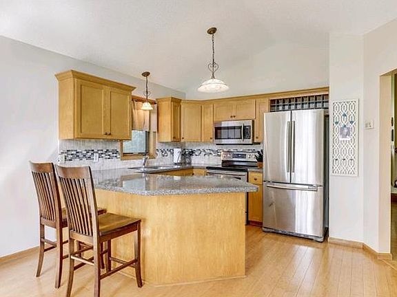 5th image of 3609 Gershwin Ct N