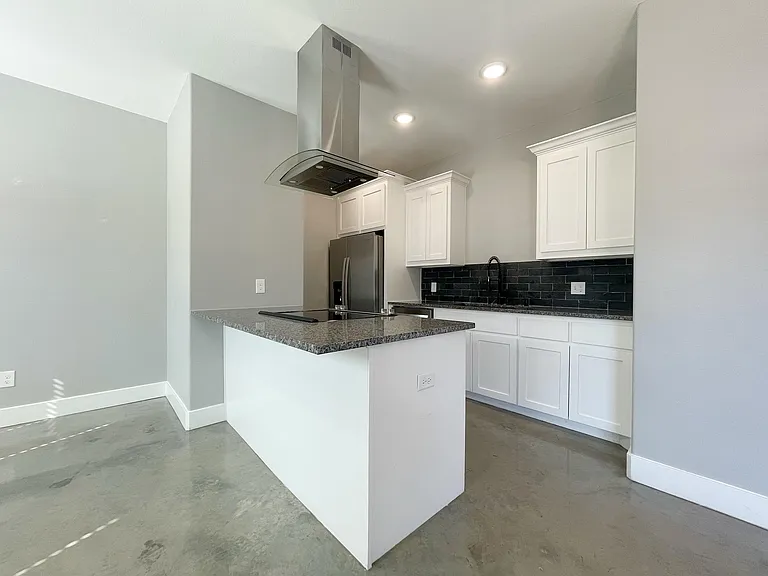 1215 Oak Dr #103 — Photo 15