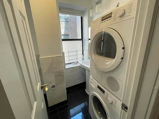 Rented by EXR | media 9