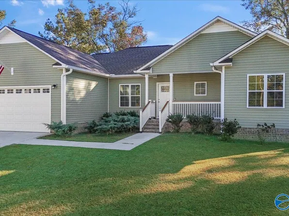 314 Creekside Dr, Albertville, AL 35950