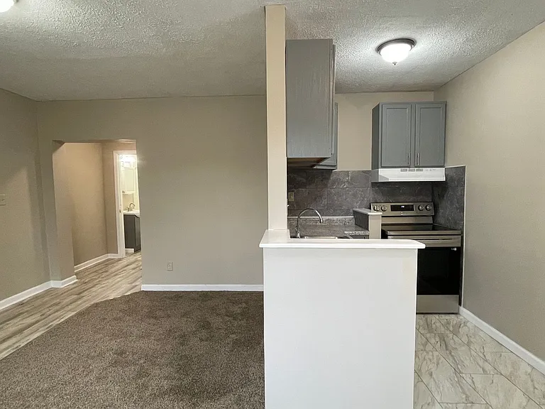 111 E Front St #1 — Photo 6