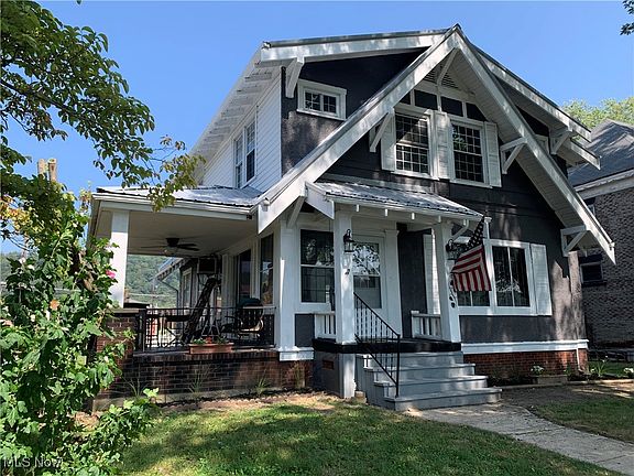 2nd image of 909 Riverside Ave