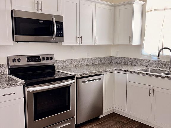 3rd image of 805 E 8TH Street