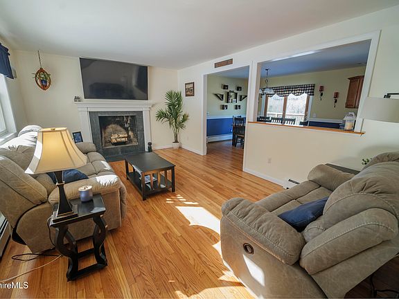 2nd image of 582 E New Lenox Rd