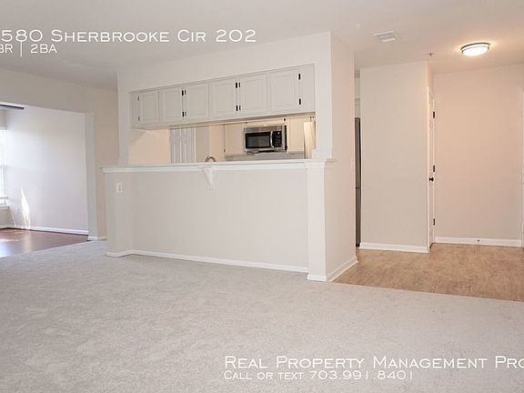 5th image of 3580 Sherbrooke Cir APT 202