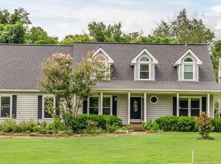 1015 Hagewood Ln, Ashland City, TN 37015