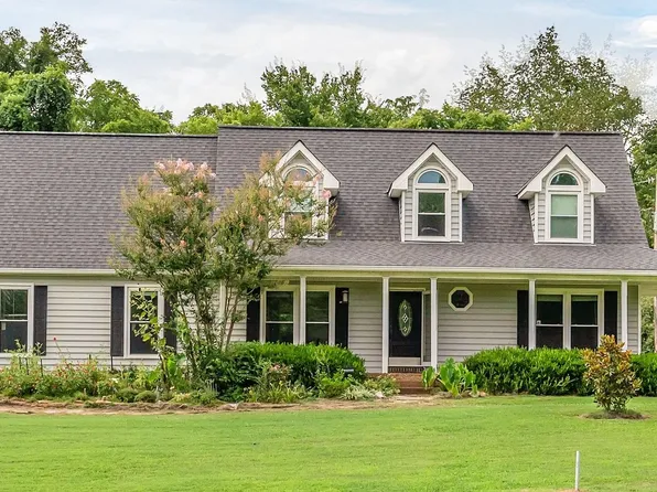 1015 Hagewood Ln, Ashland City, TN 37015