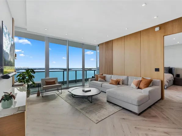 1331 Brickell Bay Dr, Miami, FL
