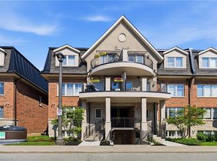 2420 Baronwood Dr #9-01, Oakville, ON L6M 0X6