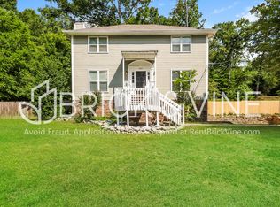 1067 Greenmor Dr, Bessemer, AL 35022