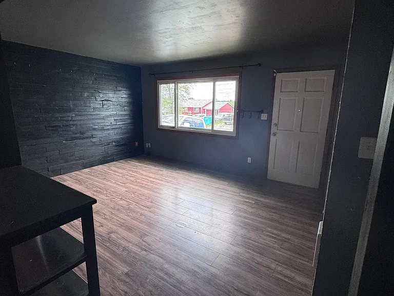 417 Skyway Dr — Photo 2