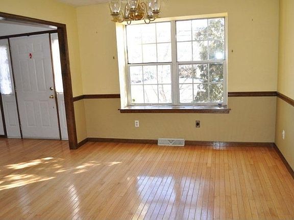 Formal Dinning Rm.