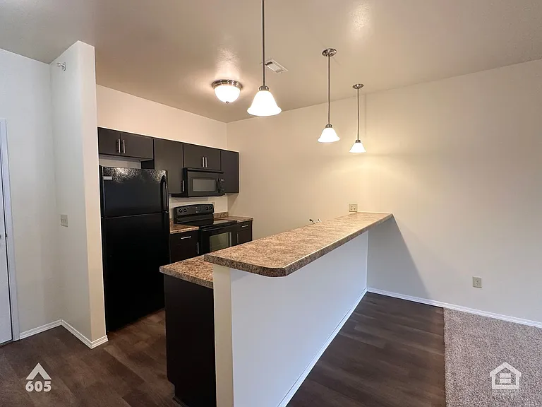 University Hills Village — Photo 210