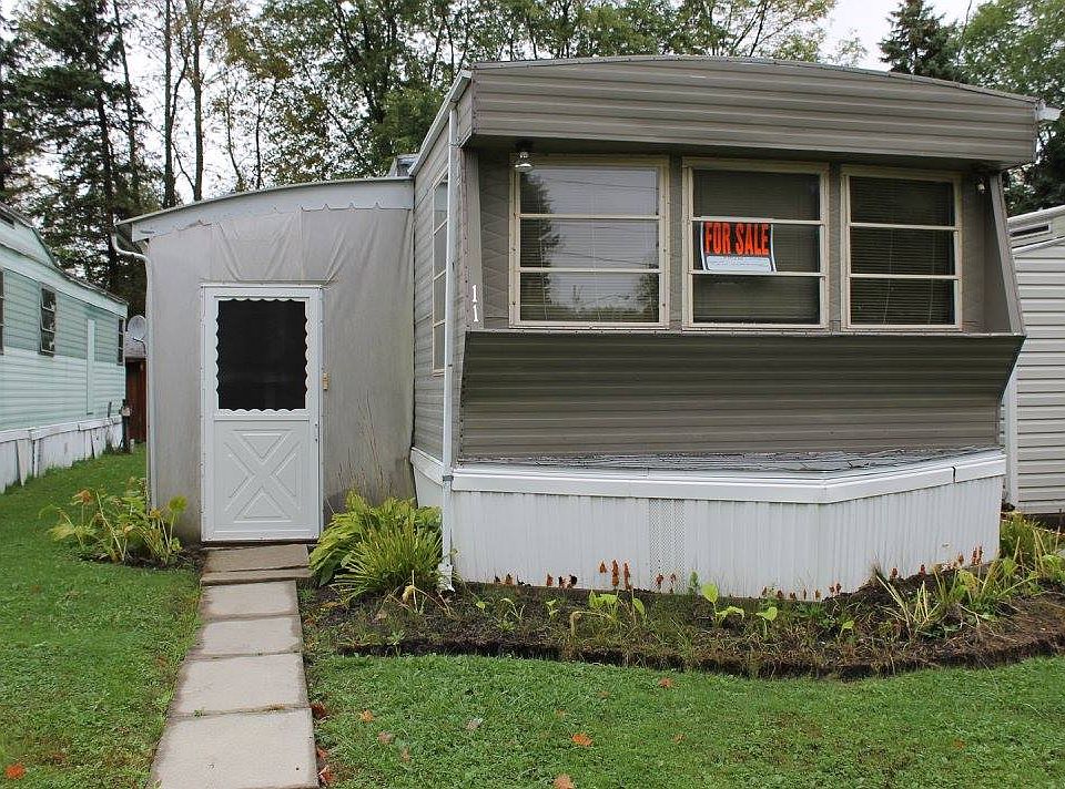 1st image of 11 Monticello Ct