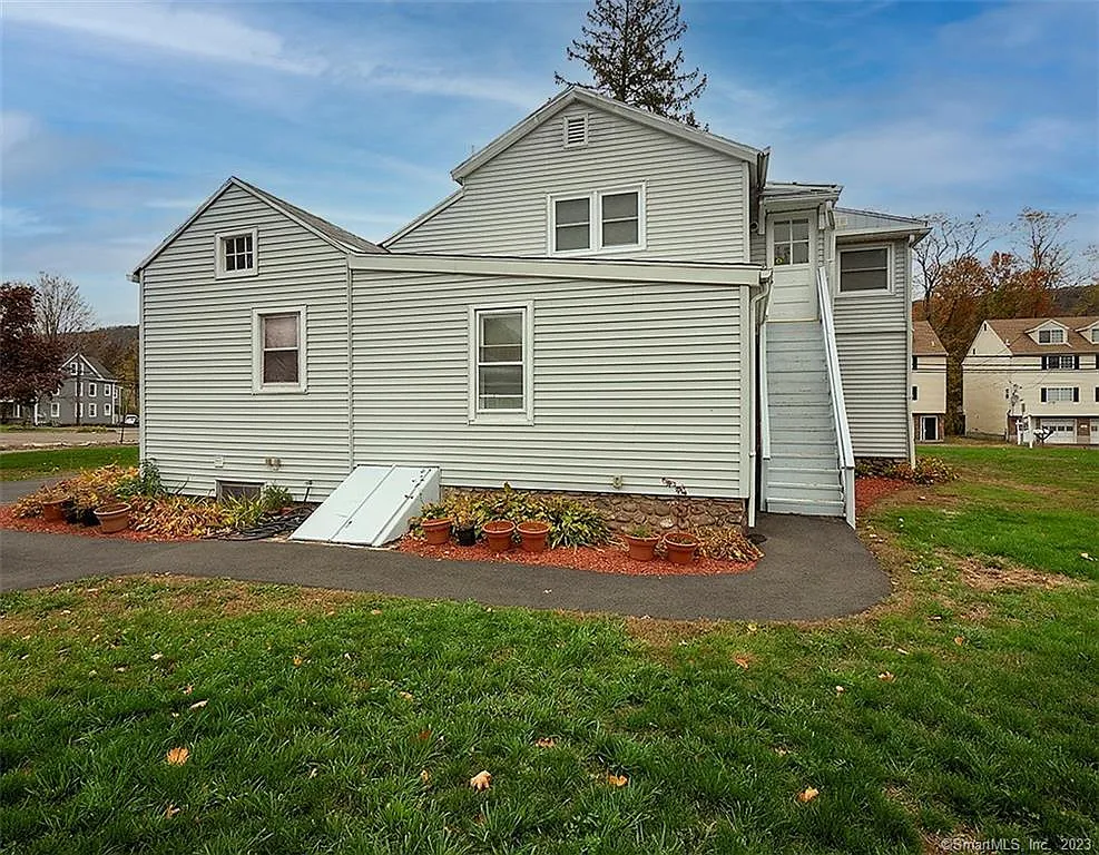 2 bed, 1176 sqft, $1,850 — Photo 2